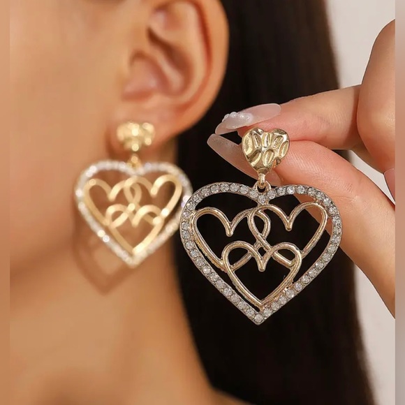 ✨ 18K Gold Heart and Rhinestone Dangle Earrings - Picture 1 of 4